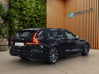 Volvo  V60 2.0 T6 Plug-in hybrid AWD Plus Dark 360 cam trekhaak leder