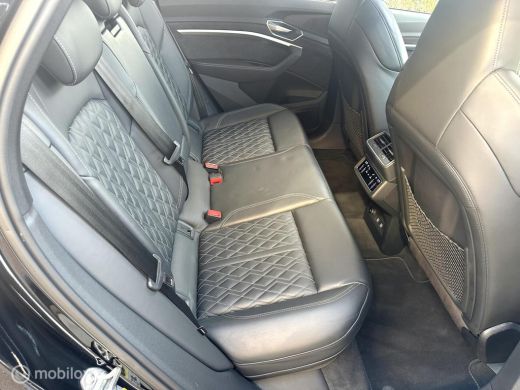 Audi e-tron e-tron 55 quattro advanced 95 kWh S-LINE PAKKET LUCHTVERING PANORAMADAK AUDI SPORTSTOELEN SFEERVE... ActivLease financial lease