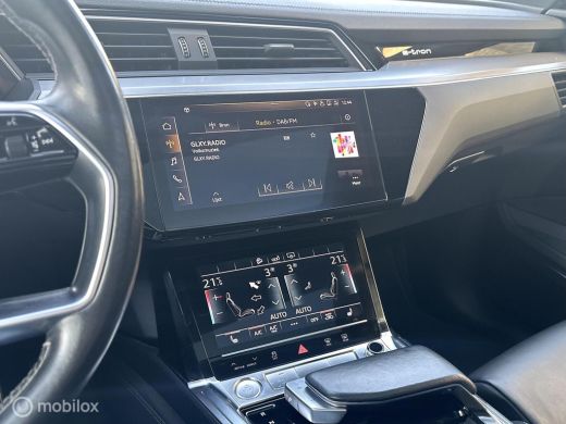 Audi e-tron e-tron 55 quattro advanced 95 kWh S-LINE PAKKET LUCHTVERING PANORAMADAK AUDI SPORTSTOELEN SFEERVE... ActivLease financial lease