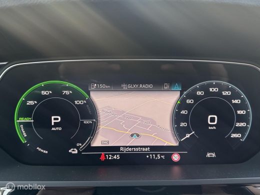 Audi e-tron e-tron 55 quattro advanced 95 kWh S-LINE PAKKET LUCHTVERING PANORAMADAK AUDI SPORTSTOELEN SFEERVE... ActivLease financial lease