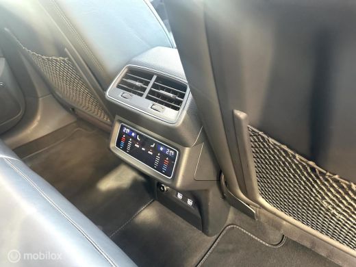 Audi e-tron e-tron 55 quattro advanced 95 kWh S-LINE PAKKET LUCHTVERING PANORAMADAK AUDI SPORTSTOELEN SFEERVE... ActivLease financial lease