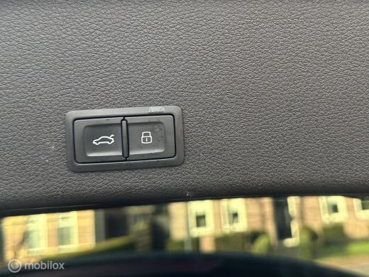 Audi e-tron e-tron 55 quattro advanced 95 kWh S-LINE PAKKET LUCHTVERING PANORAMADAK AUDI SPORTSTOELEN SFEERVE... ActivLease financial lease