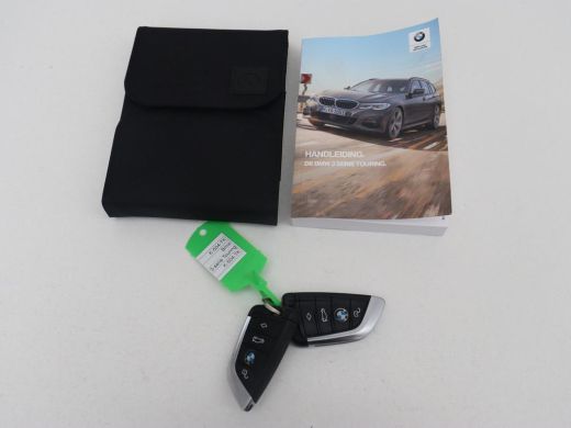 BMW 3 Serie 318i High Executive | Sport Line | Leder | Stoelverwarming | Camera | Sportstoelen | Carplay | Sf... ActivLease financial lease