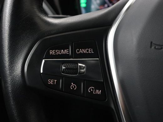 BMW 3 Serie 318i High Executive | Sport Line | Leder | Stoelverwarming | Camera | Sportstoelen | Carplay | Sf... ActivLease financial lease