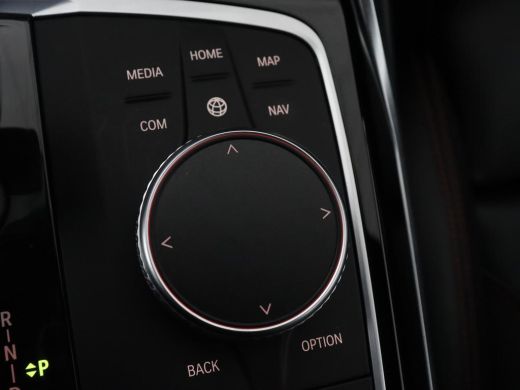 BMW 3 Serie 318i High Executive | Sport Line | Leder | Stoelverwarming | Camera | Sportstoelen | Carplay | Sf... ActivLease financial lease