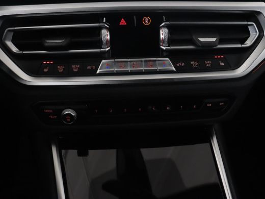 BMW 3 Serie 318i High Executive | Sport Line | Leder | Stoelverwarming | Camera | Sportstoelen | Carplay | Sf... ActivLease financial lease