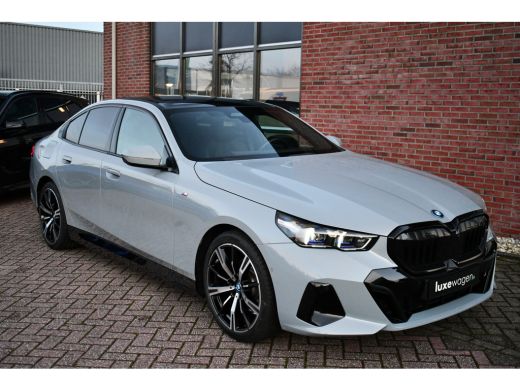 BMW 5 Serie 530e M-Sport Pano ACC 360 H/K Stoel-vent Brooklyngrau ActivLease financial lease