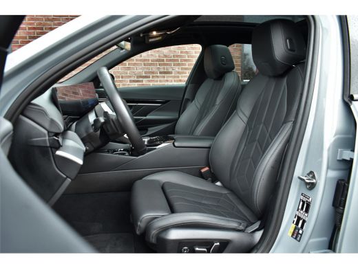 BMW 5 Serie 530e M-Sport Pano ACC 360 H/K Stoel-vent Brooklyngrau ActivLease financial lease