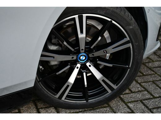 BMW 5 Serie 530e M-Sport Pano ACC 360 H/K Stoel-vent Brooklyngrau ActivLease financial lease