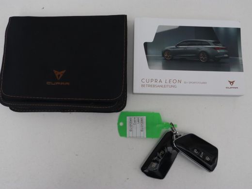 CUPRA Leon 1.4 eHybrid VZ | 245pk | Stoelverwarming | Carplay | Camera | Sfeerverlichting | Navigatie | Adap... ActivLease financial lease