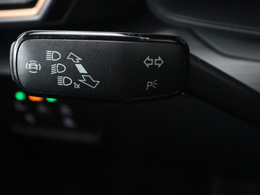 CUPRA Leon 1.4 eHybrid VZ | 245pk | Stoelverwarming | Carplay | Camera | Sfeerverlichting | Navigatie | Adap... ActivLease financial lease