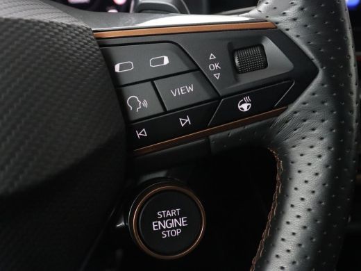 CUPRA Leon 1.4 eHybrid VZ | 245pk | Stoelverwarming | Carplay | Camera | Sfeerverlichting | Navigatie | Adap... ActivLease financial lease