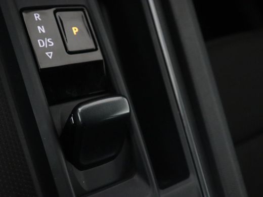 CUPRA Leon 1.4 eHybrid VZ | 245pk | Stoelverwarming | Carplay | Camera | Sfeerverlichting | Navigatie | Adap... ActivLease financial lease