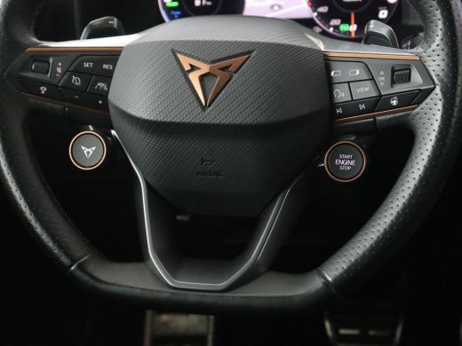 CUPRA Leon 1.4 eHybrid VZ | 245pk | Stoelverwarming | Carplay | Camera | Sfeerverlichting | Navigatie | Adap... ActivLease financial lease