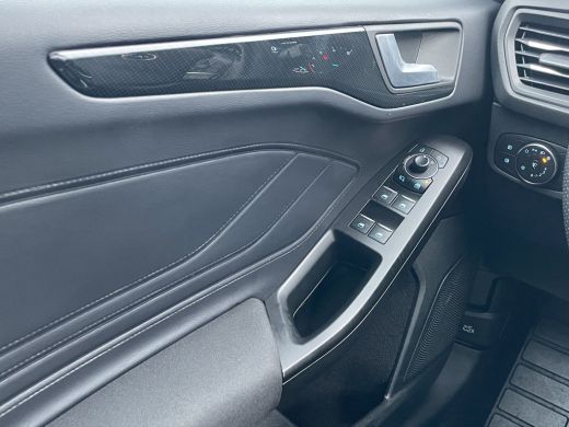 Ford Focus 1.0 EcoBoost Hybrid ST Line | Adapt. Cruise | Afn. Trekhaak | 1500kg trekgewicht! | Draadloos App... ActivLease financial lease