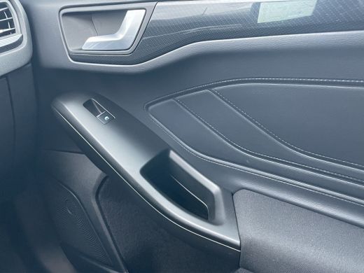 Ford Focus 1.0 EcoBoost Hybrid ST Line | Adapt. Cruise | Afn. Trekhaak | 1500kg trekgewicht! | Draadloos App... ActivLease financial lease