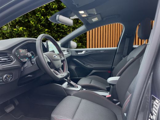 Ford Focus 1.0 EcoBoost Hybrid ST Line | Adapt. Cruise | Afn. Trekhaak | 1500kg trekgewicht! | Draadloos App... ActivLease financial lease