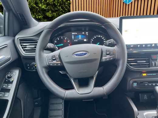 Ford Focus 1.0 EcoBoost Hybrid ST Line | Adapt. Cruise | Afn. Trekhaak | 1500kg trekgewicht! | Draadloos App... ActivLease financial lease