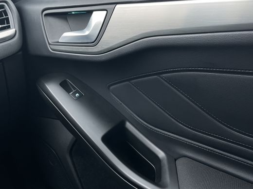 Ford Focus 1.0 EcoBoost Hybrid Titanium X | AGR-stoel | B&O | Elek. Trekhaak | Stoel-stuurverw. | LED | 17'' ActivLease financial lease