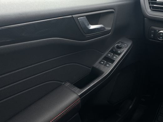 Ford Kuga 2.5 PHEV ST-Line X | Adapt. Cruise | Stoel-stuurverw. | Rode remklauwen | Blis | 19'' ActivLease financial lease