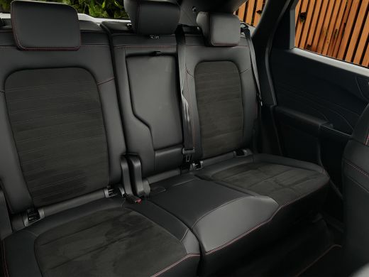 Ford Kuga 2.5 PHEV ST-Line X | Adapt. Cruise | Stoel-stuurverw. | Rode remklauwen | Blis | 19'' ActivLease financial lease