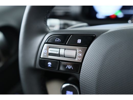 Hyundai Inster Evolve Sky Plus 49 kWh | 1e Eigenaar! | Side-Steps | Open Dak | LED | 360 Camera | Navi | Clima |... ActivLease financial lease