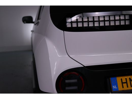 Hyundai Inster Evolve Sky Plus 49 kWh | 1e Eigenaar! | Side-Steps | Open Dak | LED | 360 Camera | Navi | Clima |... ActivLease financial lease