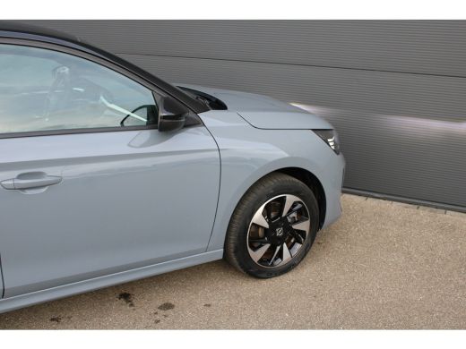 Opel Corsa-e GS 50 kWh | Fase 3 laden | Navi by app | Camera | All season | 9.000km | BTW | Lichtmetaal | ActivLease financial lease