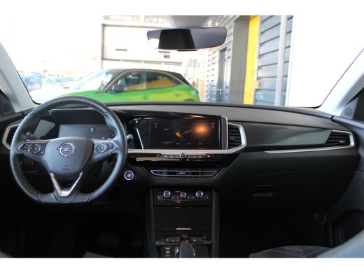 Opel Grandland 1.6 Plug-In Hybrid 4X4 | Matrix LED koplampen | Stoel & stuur verwarmd | Alcantara bekleding | Cr... ActivLease financial lease