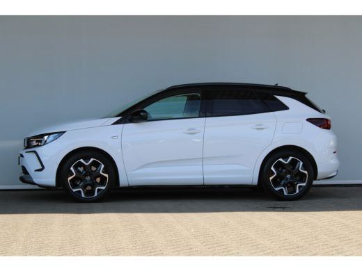 Opel Grandland 1.6 Plug-In Hybrid 4X4 | Matrix LED koplampen | Stoel & stuur verwarmd | Alcantara bekleding | Cr... ActivLease financial lease