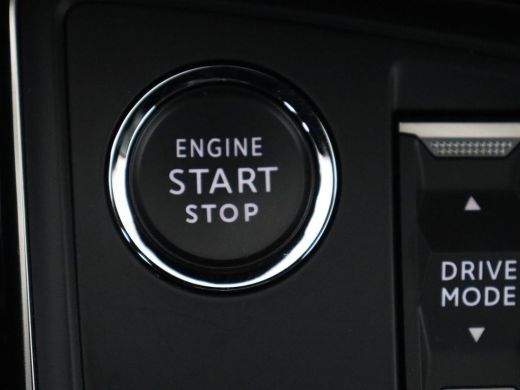 Peugeot 508 1.6 HYbrid 225 Allure | Stoelverwarming | Trekhaak | Adaptive cruise | Camera | Carplay | Half le... ActivLease financial lease