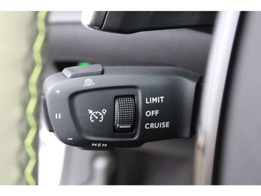 Peugeot e-208 EV GT 50 kWh | Fase 3 laden | Nieuw model | BTW | Navigatie | Camera voor + achter | ActivLease financial lease