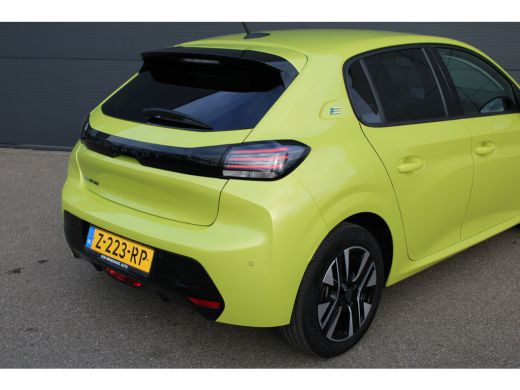Peugeot e-208 EV Style 50 kWh | Fase 3 laden | Navigatie | Stoelverwarming | Nieuw model | BTW | 23.000km | ActivLease financial lease