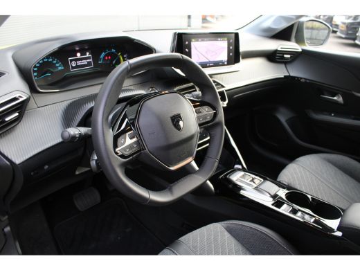 Peugeot e-208 EV Style 50 kWh | Fase 3 laden | Navigatie | Stoelverwarming | Nieuw model | BTW | 23.000km | ActivLease financial lease
