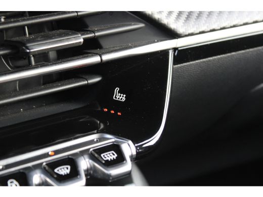Peugeot e-208 EV Style 50 kWh | Fase 3 laden | Navigatie | Stoelverwarming | Nieuw model | BTW | 23.000km | ActivLease financial lease