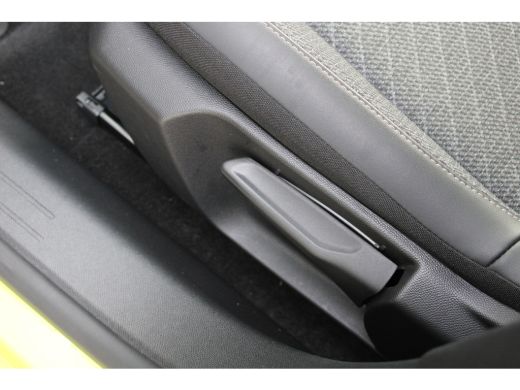 Peugeot e-208 EV Style 50 kWh | Fase 3 laden | Navigatie | Stoelverwarming | Nieuw model | BTW | 23.000km | ActivLease financial lease