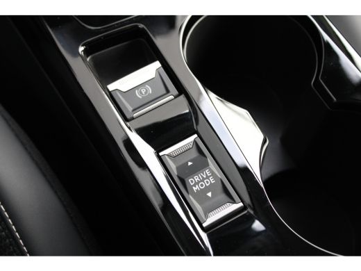 Peugeot e-208 EV Style 50 kWh | Fase 3 laden | Navigatie | Stoelverwarming | Nieuw model | BTW | 23.000km | ActivLease financial lease