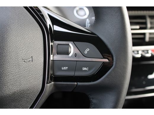 Peugeot e-208 EV Style 50 kWh | Fase 3 laden | Navigatie | Stoelverwarming | Nieuw model | BTW | 23.000km | ActivLease financial lease