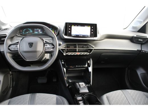 Peugeot e-208 EV Style 50 kWh | Fase 3 laden | Navigatie | Stoelverwarming | Nieuw model | BTW | 23.000km | ActivLease financial lease