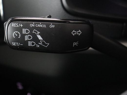 Skoda Karoq 1.0 TSI Business Edition | Panoramadak | Trekhaak | Carplay | Navigatie | Park Assist  | Climate ... ActivLease financial lease