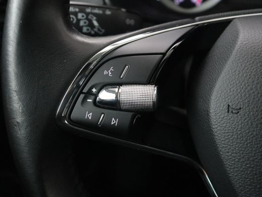 Skoda Karoq 1.0 TSI Business Edition | Panoramadak | Trekhaak | Carplay | Navigatie | Park Assist  | Climate ... ActivLease financial lease