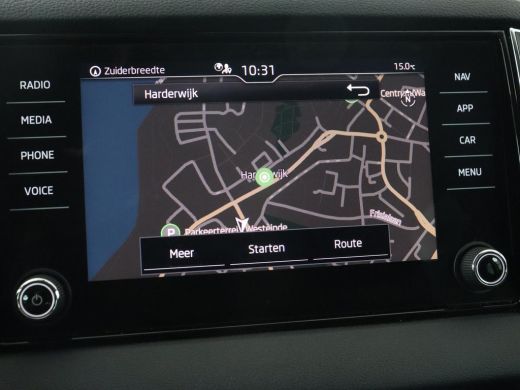 Skoda Karoq 1.0 TSI Business Edition | Panoramadak | Trekhaak | Carplay | Navigatie | Park Assist  | Climate ... ActivLease financial lease