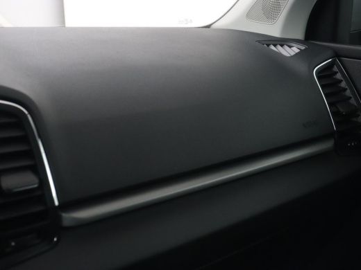 Skoda Karoq 1.0 TSI Business Edition | Panoramadak | Trekhaak | Carplay | Navigatie | Park Assist  | Climate ... ActivLease financial lease