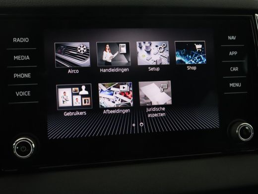 Skoda Karoq 1.0 TSI Business Edition | Panoramadak | Trekhaak | Carplay | Navigatie | Park Assist  | Climate ... ActivLease financial lease