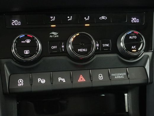 Skoda Karoq 1.0 TSI Business Edition | Panoramadak | Trekhaak | Carplay | Navigatie | Park Assist  | Climate ... ActivLease financial lease