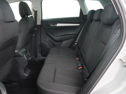 Skoda Karoq 1.0 TSI Business Edition | Panoramadak | Trekhaak | Carplay | Navigatie | Park Assist  | Climate ... ActivLease financial lease