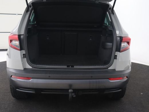 Skoda Karoq 1.0 TSI Business Edition | Panoramadak | Trekhaak | Carplay | Navigatie | Park Assist  | Climate ... ActivLease financial lease