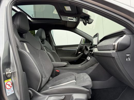 Skoda Kodiaq 1.5 TSI 204pk PHEV Sportline | Pano dak | Trekhaak ActivLease financial lease