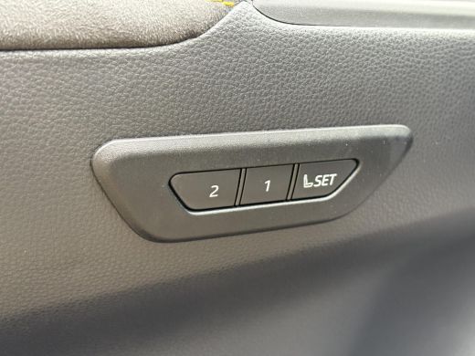 Toyota C-HR 2.0 Hybrid 200 Premi&egrave;re Edition AWD **BOMVOL OPTIES/ PANORAMA DAK/ GEHEUGEN VOORSTOEL/ 360 CAMERA... ActivLease financial lease