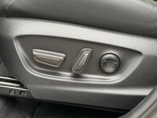 Toyota C-HR 2.0 Hybrid 200 Premi&egrave;re Edition AWD **BOMVOL OPTIES/ PANORAMA DAK/ GEHEUGEN VOORSTOEL/ 360 CAMERA... ActivLease financial lease